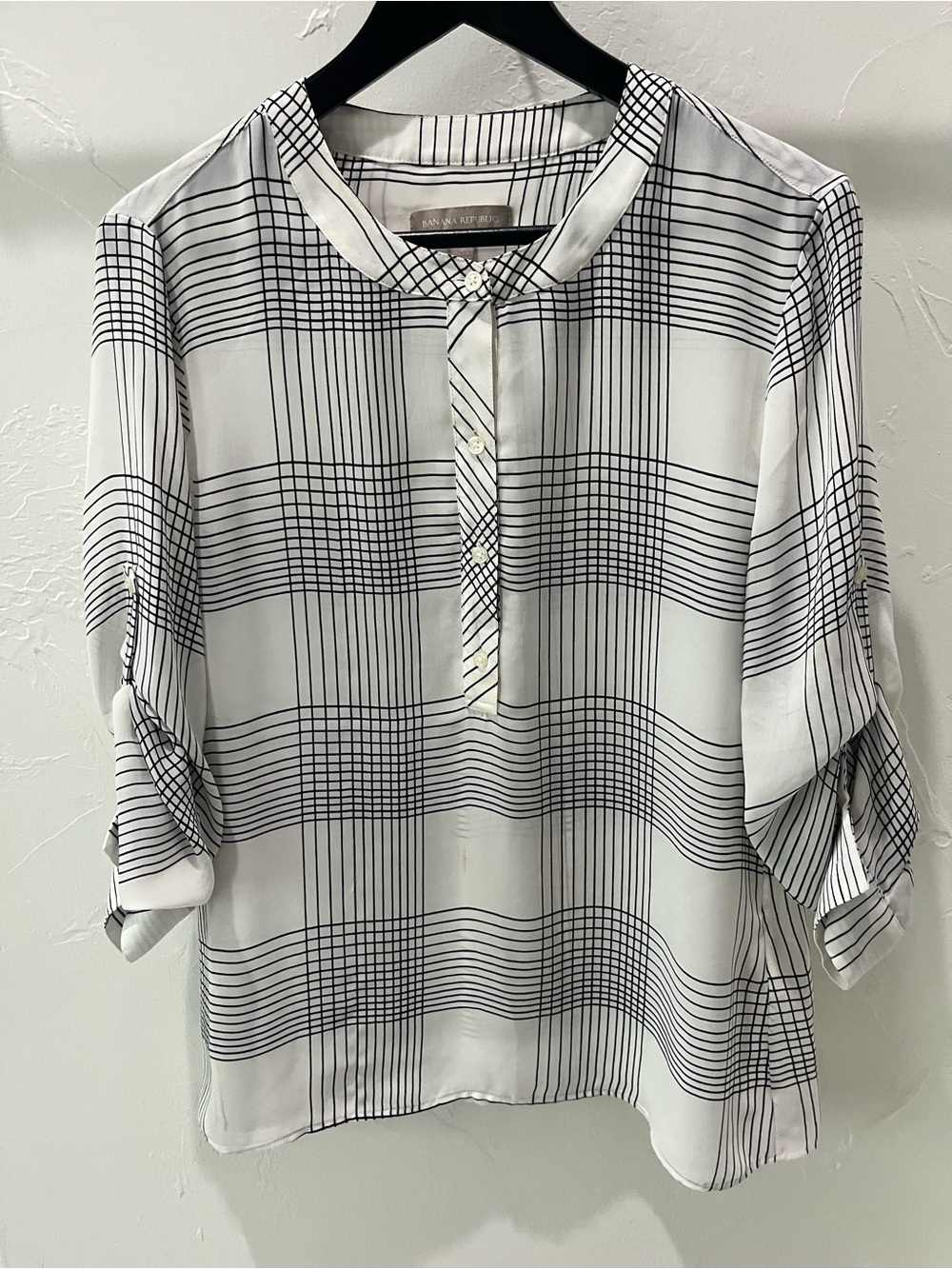 Women’s Banana Republic Black & White Plaid Button-Front Blouse